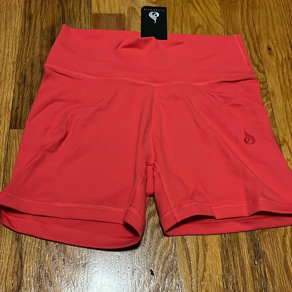 Ryderwear activewear shorts with seamless front and butt scrunch back in size M
